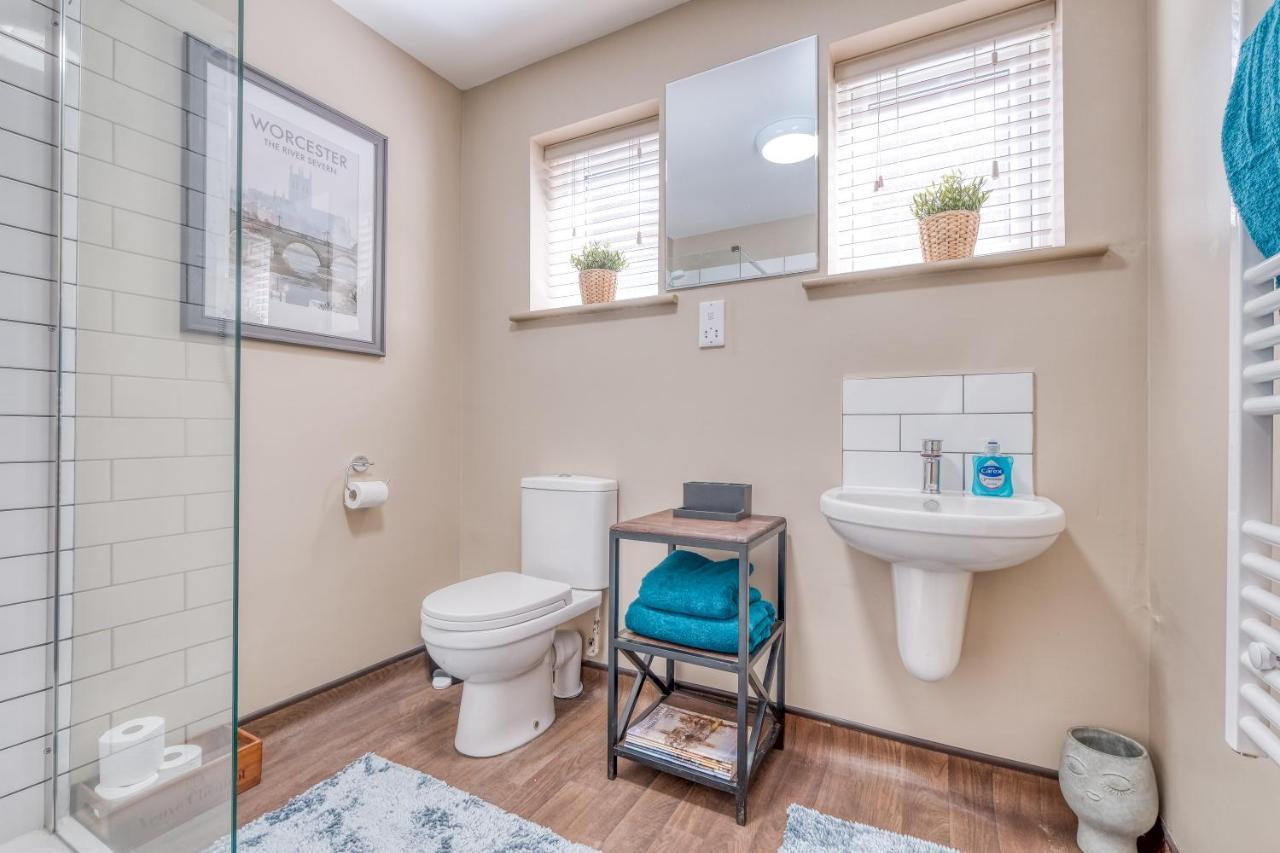 Gorgeous 1-Bed City Apartment, Sleeps 4 Worcester Luaran gambar
